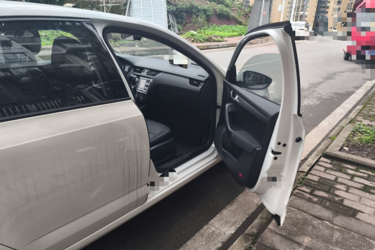 Skoda Octavia 2019 car image #27