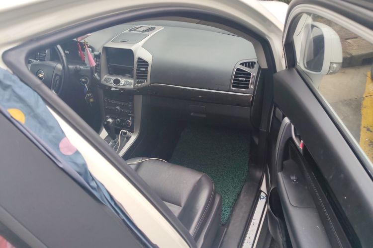 Chevrolet Captiva 2015 car image #27