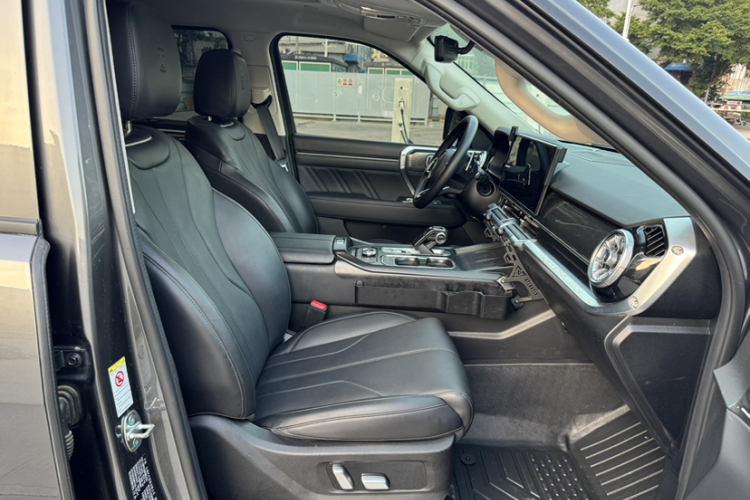 Tank 400 2023 car image #27