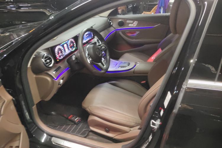 Mercedes-Benz E Class New Energy 2020 car image #27