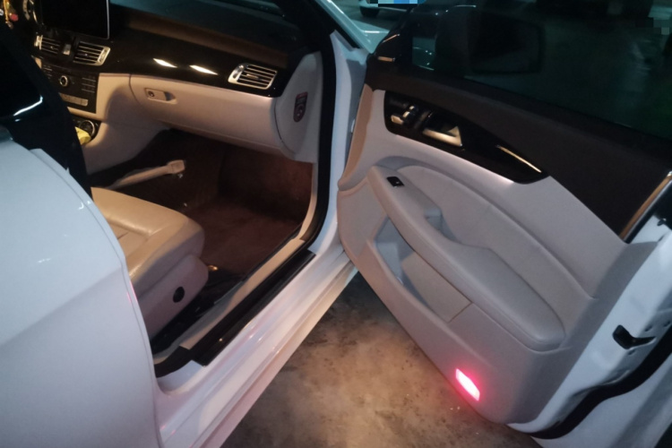 Mercedes-Benz CLS Class 2017 car image #27