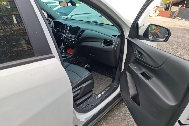 Chevrolet Equinox 2023 car image #27