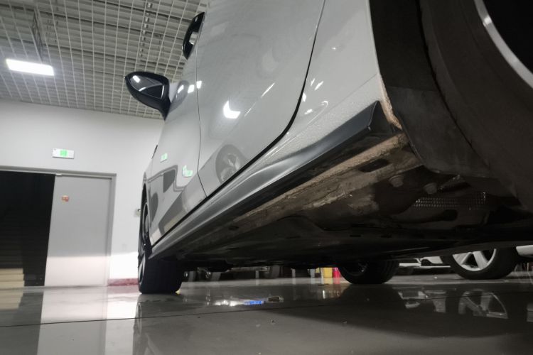 Volkswagen GolfGTI 2024 immagine di auto #27