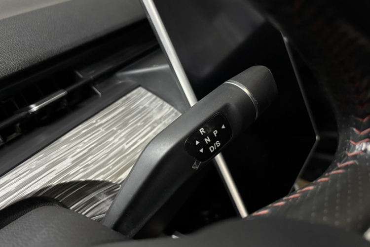 Neta V 2023 imagen de coche #27