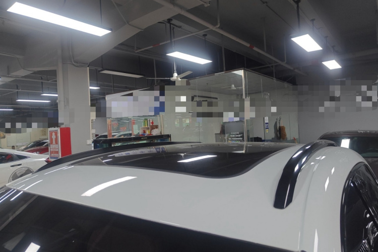 2018 #27 2018 car image #27