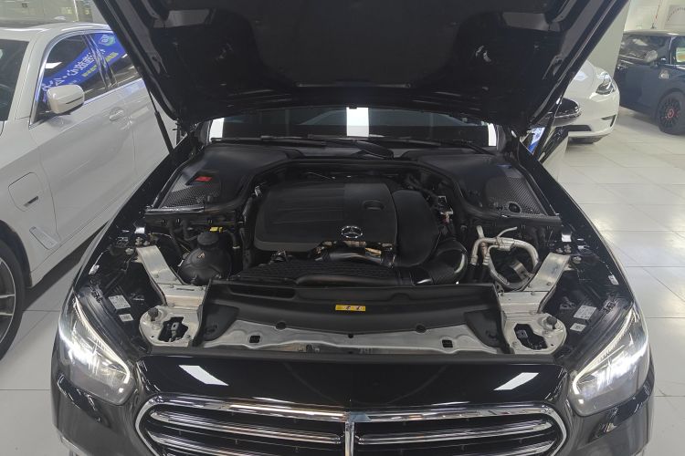 Mercedes-Benz E Class 2022 car image #27