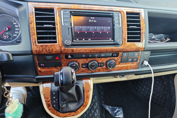 Volkswagen Caravelle 2018 immagine di auto #27