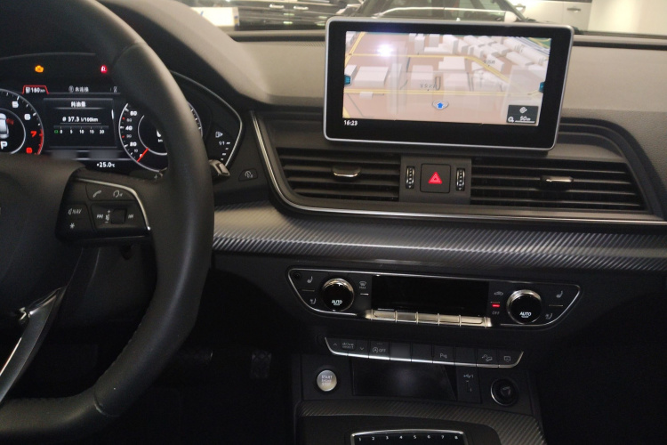 Audi Q5L 2018 imagem de carro #27