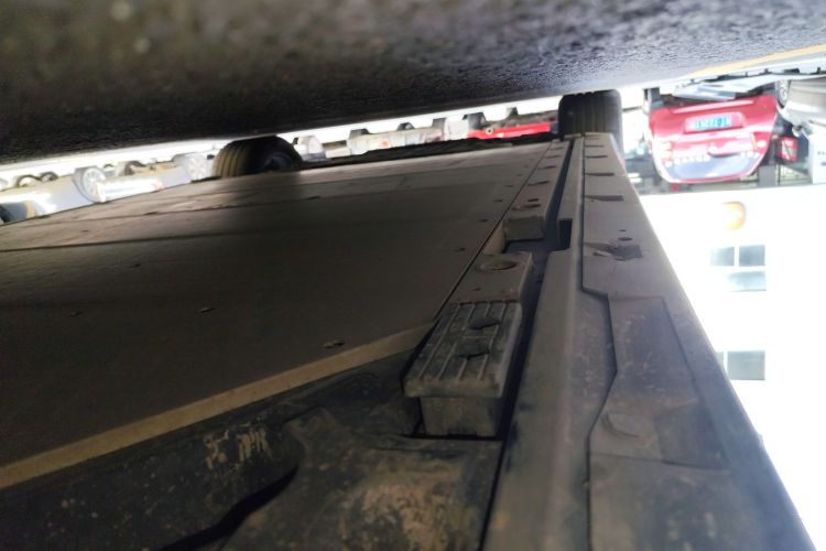 Zeekr 009 2023 car image #27