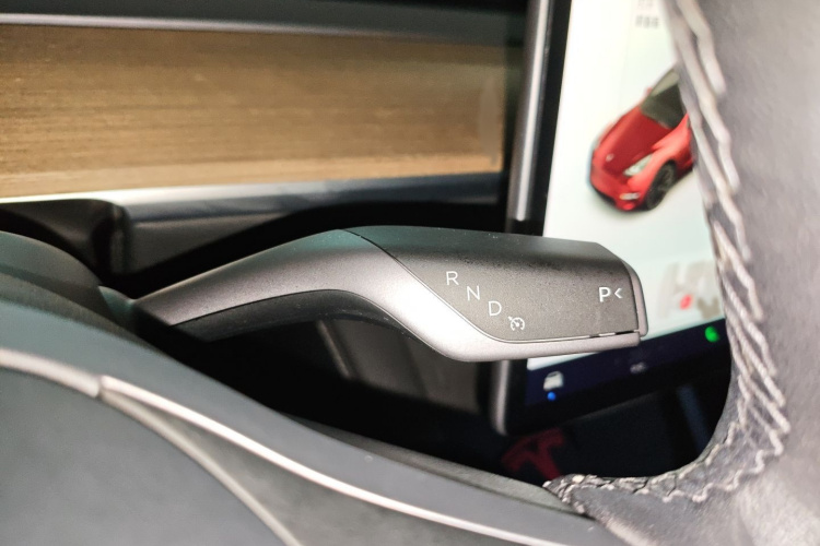 Tesla Model Y 2021 #27 Tesla Model Y 2021 car image #27