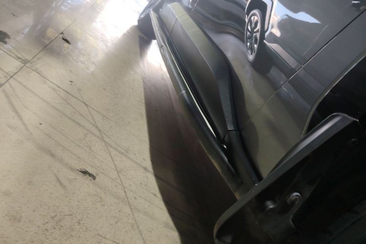 Toyota bZ4X 2023 immagine di auto #27