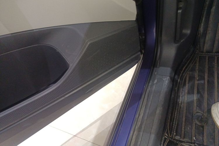 Volkswagen T-Cross 2019 car image #27