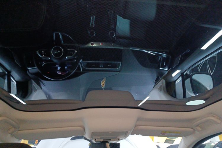 2020 car image #27