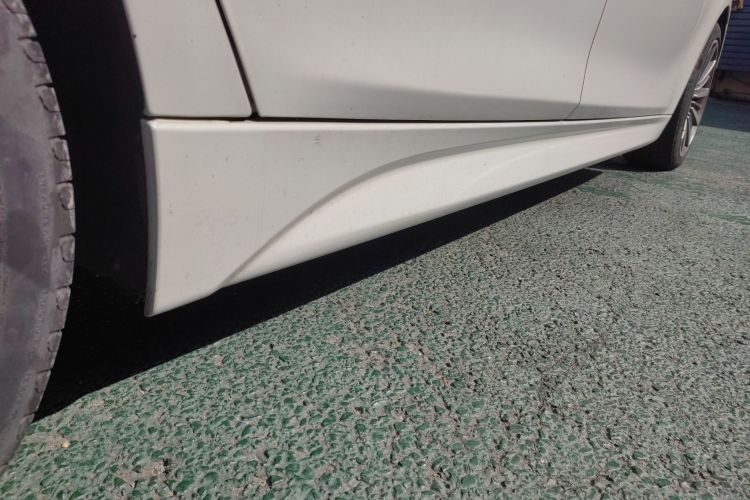 BMW 3 Series 2019 car image #27
