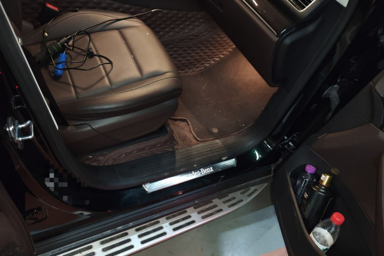 Mercedes-Benz GLE Class 2021 car image #27