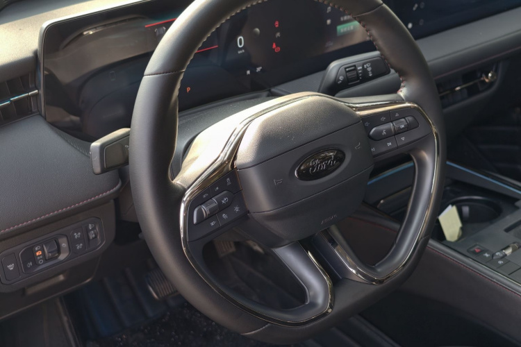 Ford Mondeo 2023 car image #27