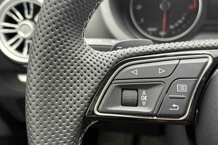 Audi A3 2018 car image #27