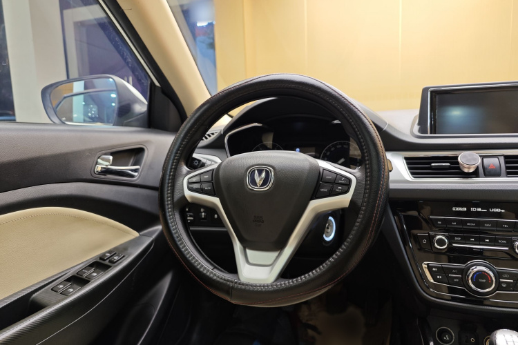 Changan Alsvin V7 2017 car image #27