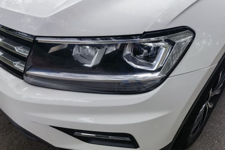 Volkswagen Tiguan L 2017 car image #27