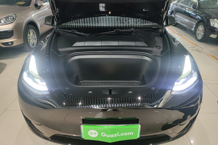 Tesla Model Y 2023 car image #27