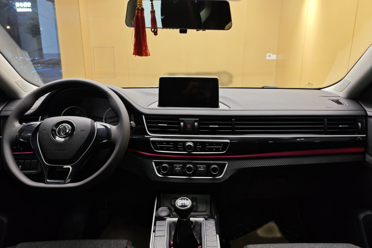 T5 2019 car image #27