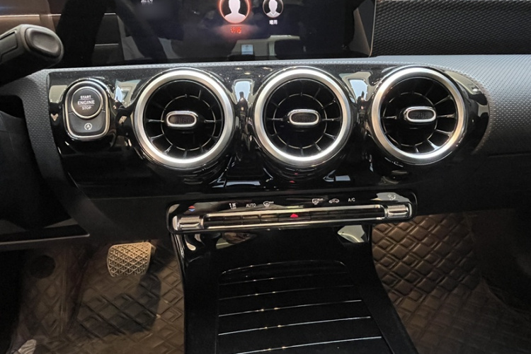 Mercedes-Benz A Class 2020 car image #27