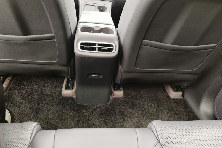 零跑汽车 零跑C10 2024 汽车图片 #27