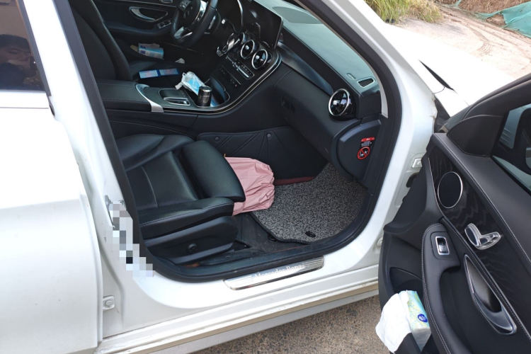 Mercedes-Benz C Class 2020 car image #27