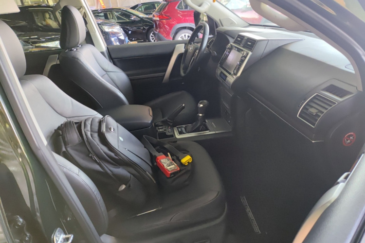 Toyota Land Cruiser Prado 2018 #27 Toyota Land Cruiser Prado 2018 car image #27