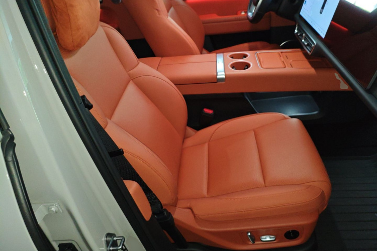 Li L6 2024 #27 Li L6 2024 car image #27