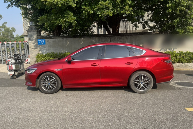 BYD Qin Pro New Energy 2018 immagine di auto #27