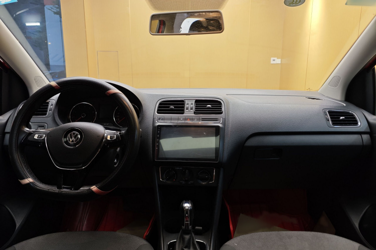 Polo 2018 car image #27