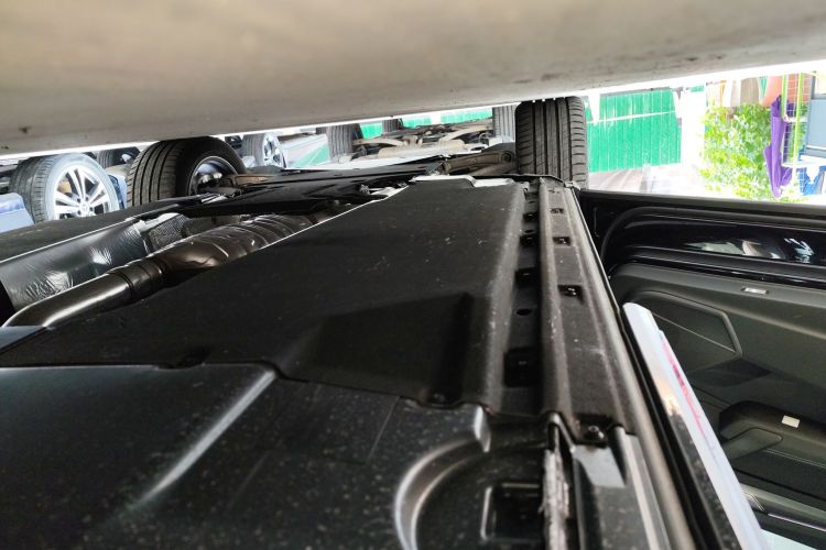 Audi Q5L 2025 car image #27