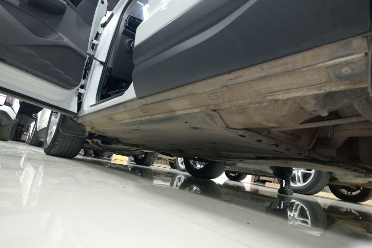 VS5 2020 car image #27