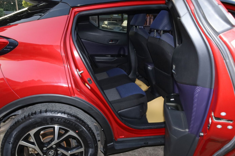 Toyota C-HR 2018 car image #27