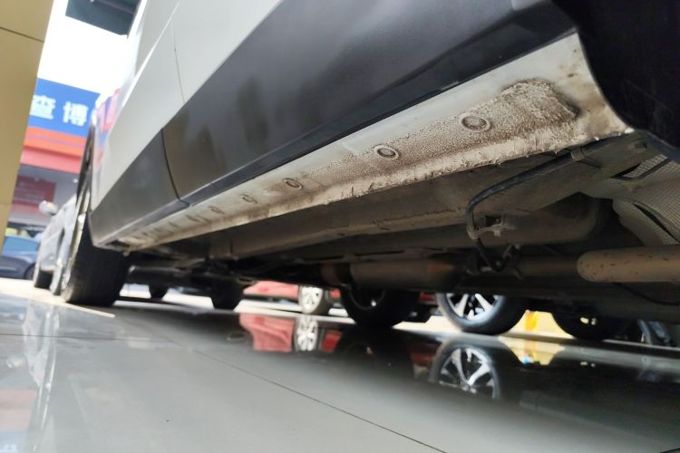 X70M 2020 car image #27