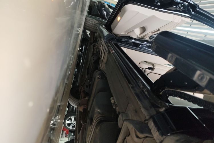 Mercedes-Benz V Class 2020 car image #27