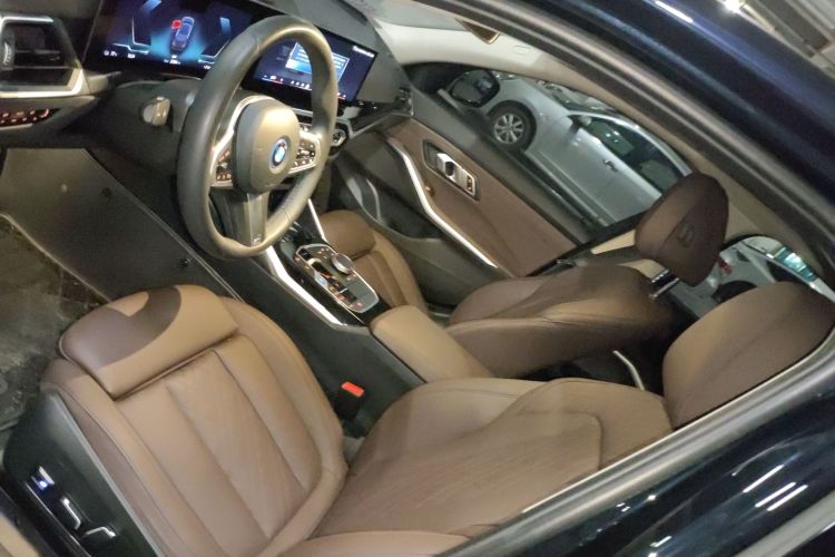BMW i3 2024 car image #27
