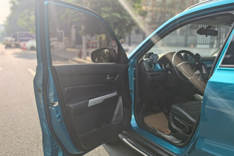 Suzuki Vitara 2016 #27 Suzuki Vitara 2016 car image #27