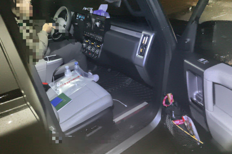 2025 car image #27