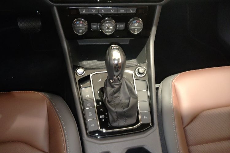 Volkswagen Lavida 2019 car image #27