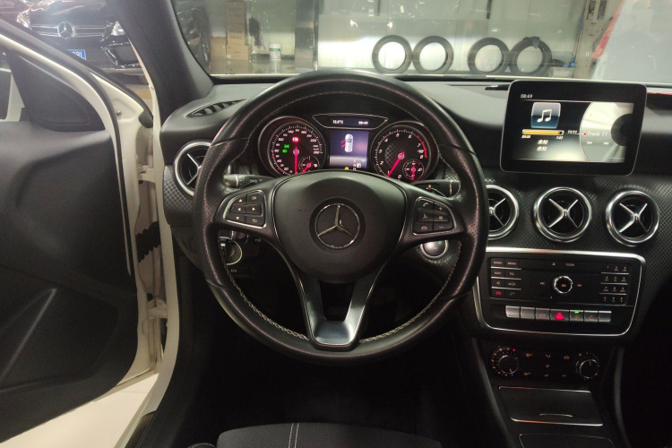 Mercedes-Benz A Class (Imported) 2017 #27 Mercedes-Benz A Class (Imported) 2017 car image #27