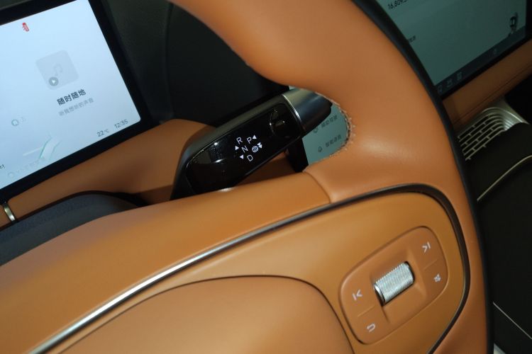 Xpeng G9 2025 immagine di auto #27