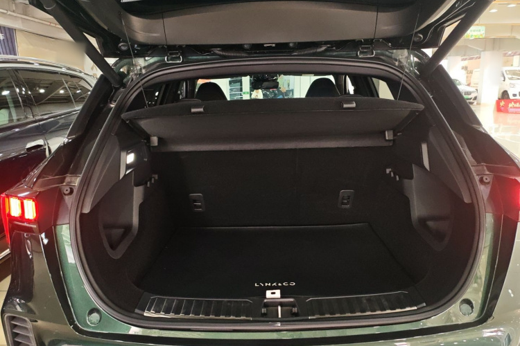Lynk & Co 06 2023 car image #27