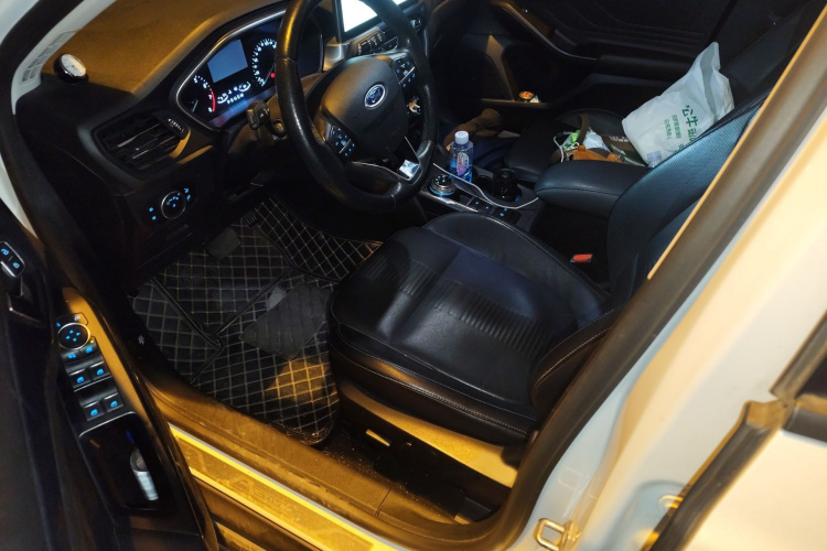 Ford Focus Active 2020 #27 Ford Focus Active 2020 car image #27