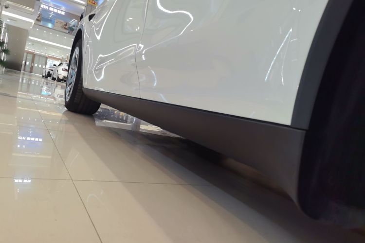 特斯拉 Model Y L 2025 汽车图片 #27