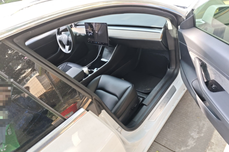 Model 3 2020 car image #27