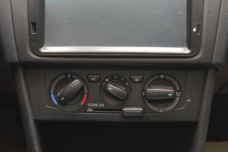 Skoda Rapid Spaceback 2019 car image #27