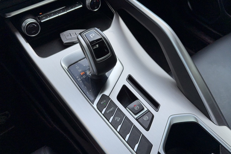 GEELY Coolray 2020 car image #27