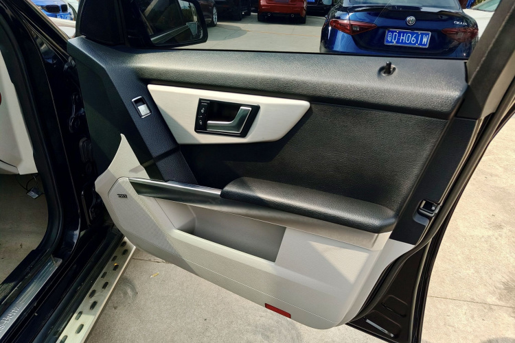 Mercedes-Benz GLK Class 2015 car image #27